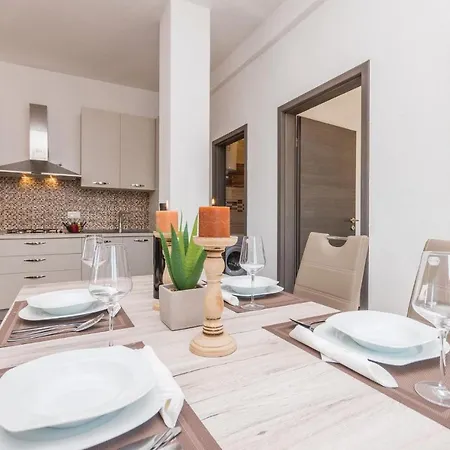 Apartman Awesome In Biograd With Kitchen