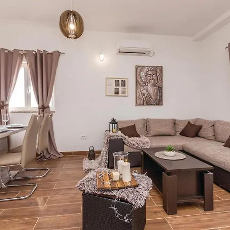 Awesome In Biograd With Kitchen Apartman *