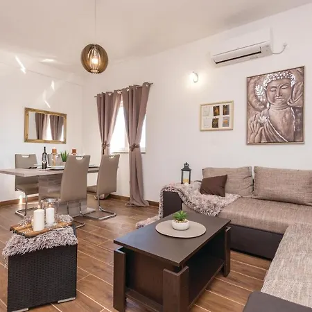 Awesome In Biograd With Kitchen Apartman *