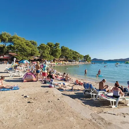 Apartman Awesome In Biograd With Kitchen *